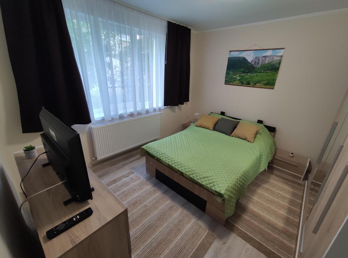 Zoldrebi Apartment ทูร์ดา ภายนอก รูปภาพ